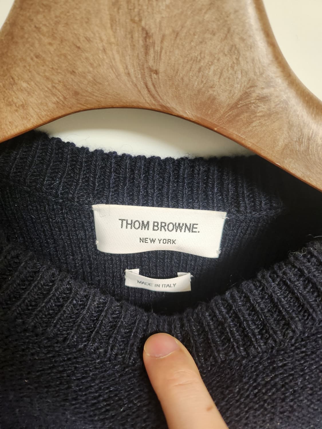 톰브라운 도네갈 모헤어 크롭 사선 니트 네이비 4 (택포함) 상품이미지2