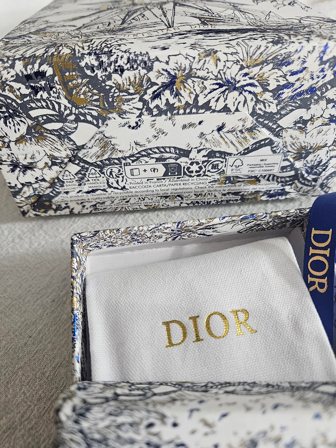 디올 홀리데이 박스 +쇼핑백+더스트 새상품 풀세트 상품이미지3