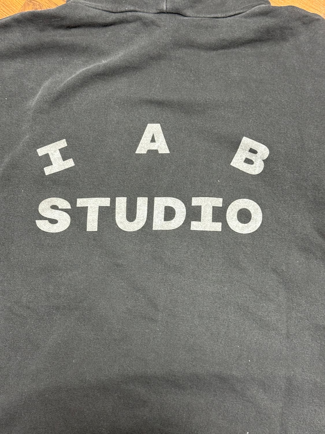 IAB 스튜디오 후드티 상품이미지2