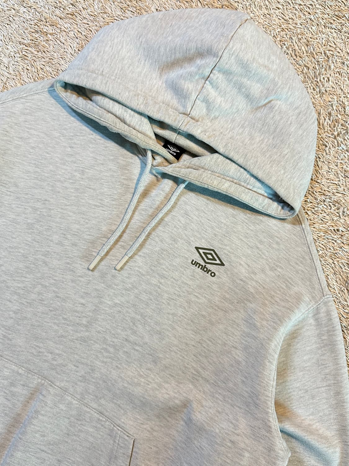 엄브로 UMBRO 레터링 후드티 화이트멜란지 상품이미지2