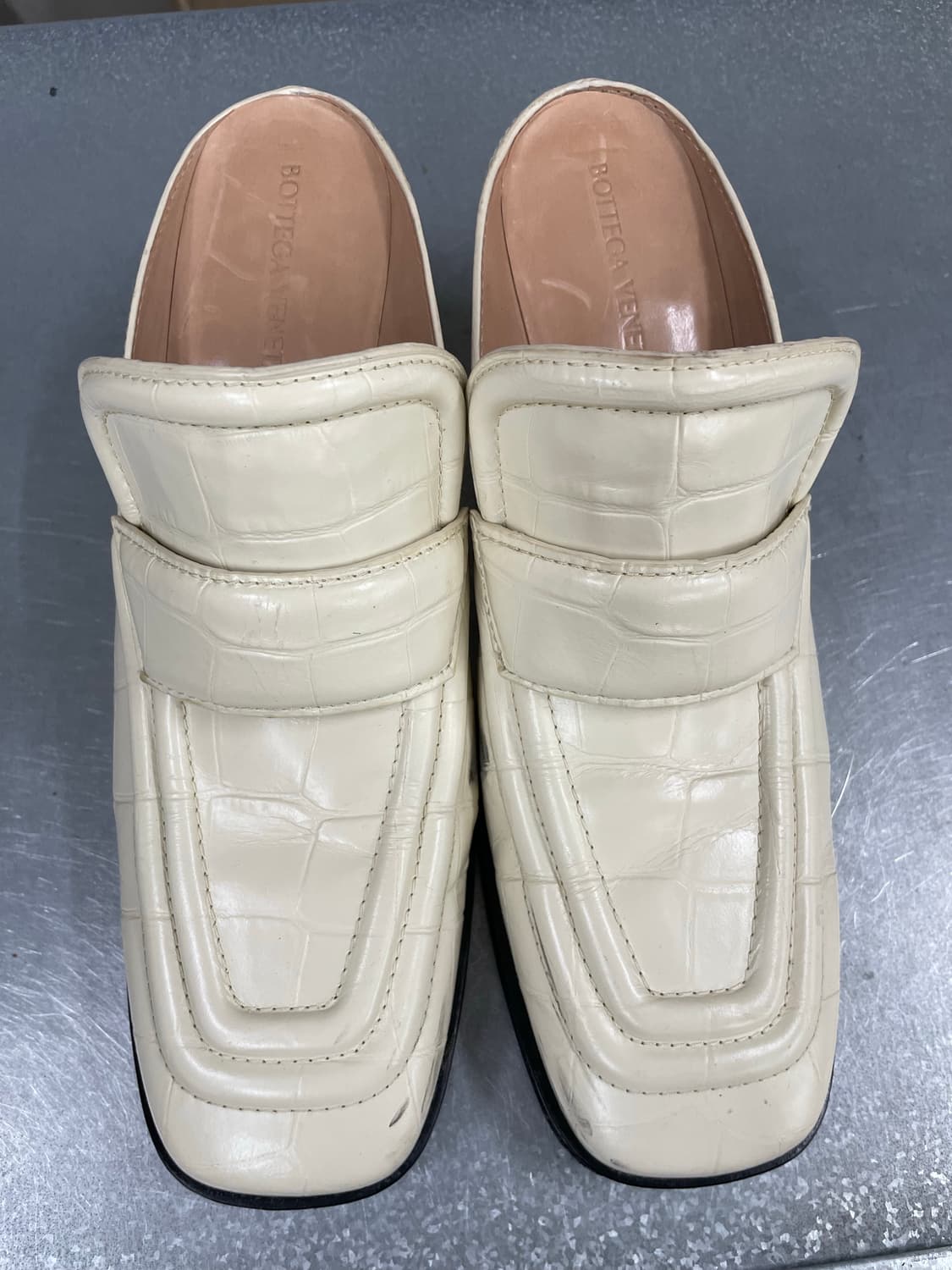 보테가 베네타 오프화이트 크록 힐 뮬 EU37.5 (gr-3753) 상품이미지5