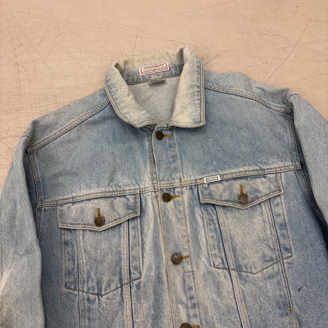 게스 올드 빅로고 더티워싱 데님 자켓 상품이미지3