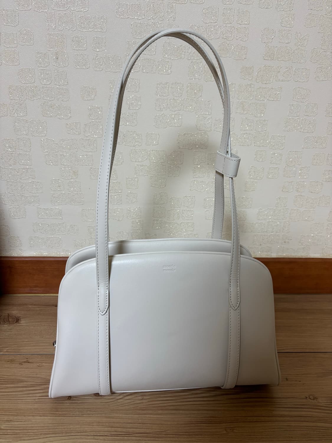 몽드몽드 모먼트 숄더 백 미디움 사이즈 아이보리 컬러 상품이미지6