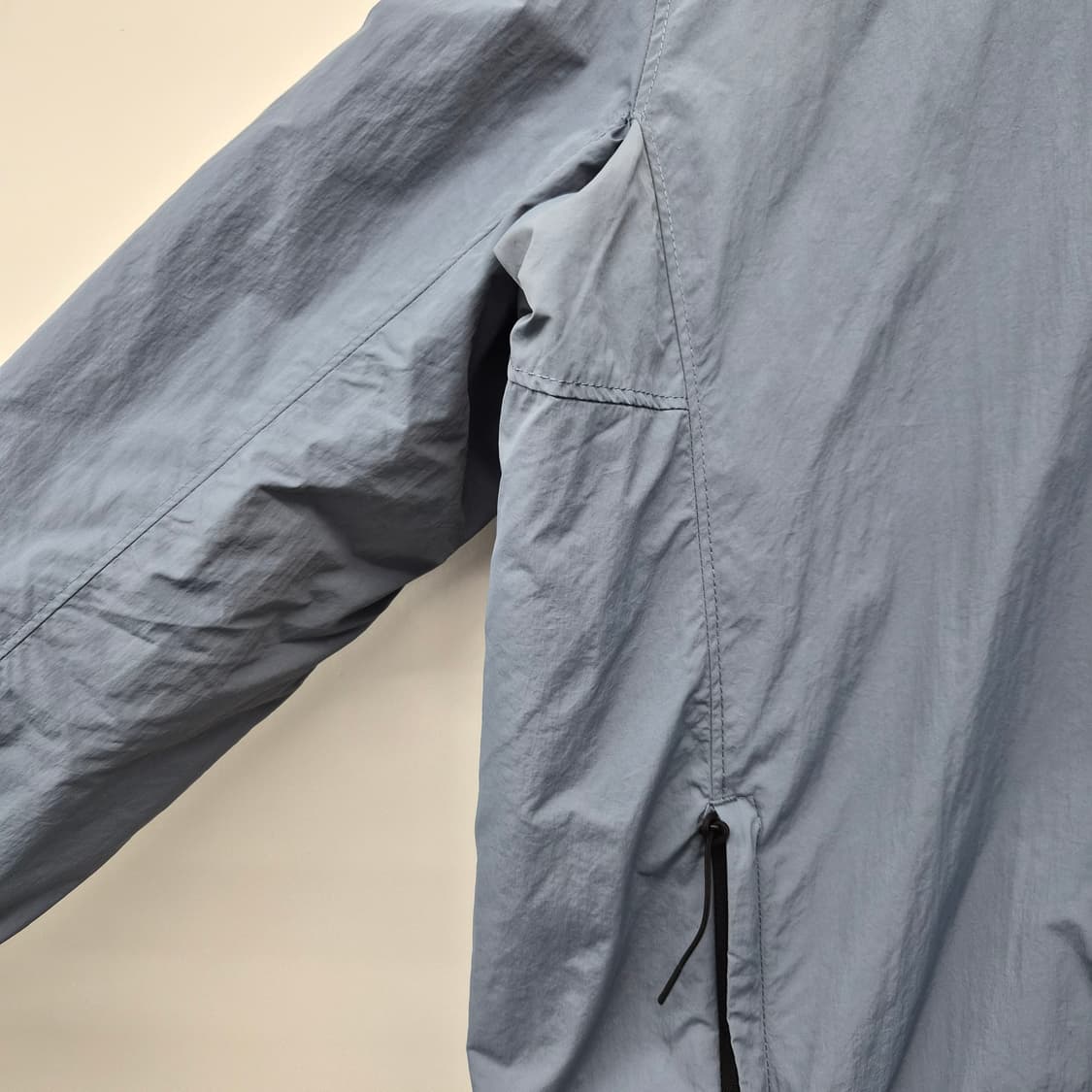 CP 컴퍼니 고글 후드 패팅 재킷 남성 M 상품이미지2