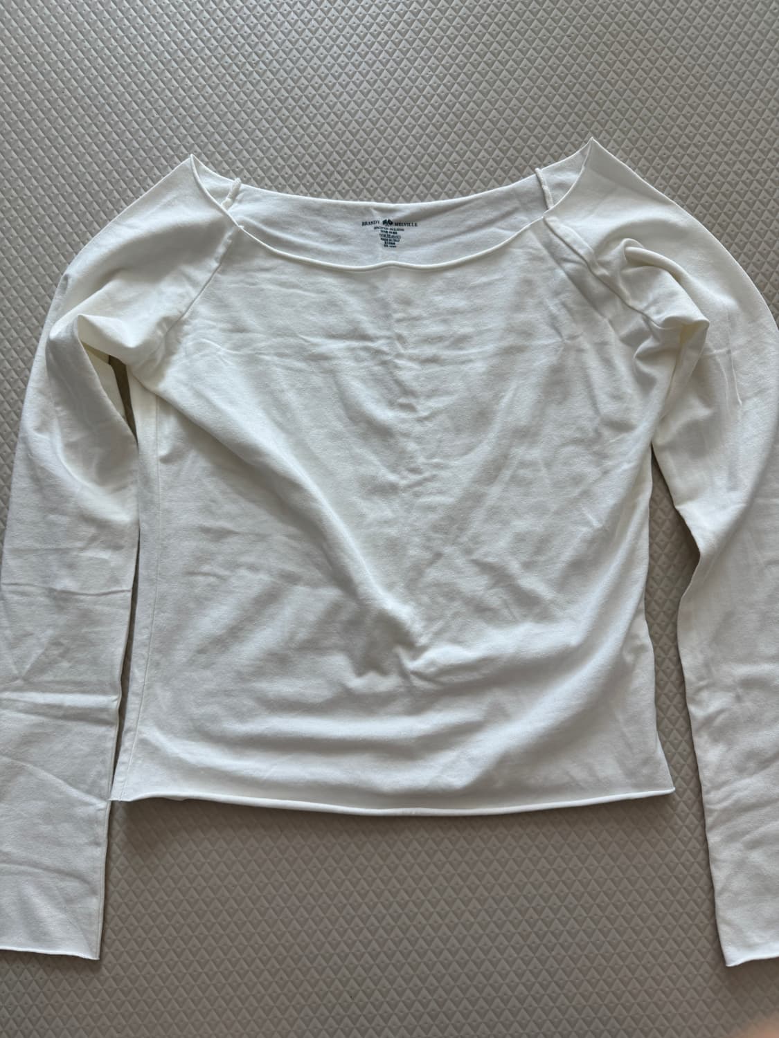 브랜디멜빌 긴팔 오프숄더 티셔츠 상품이미지3