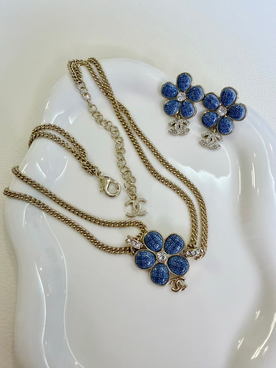 샤넬 데님풍 플라워 CC 초커 목걸이 업사이클링 상품이미지3