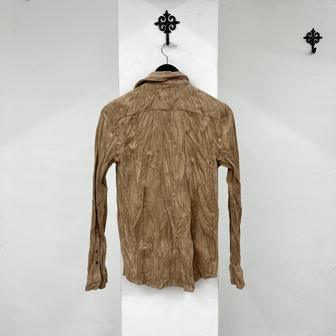 Fuga beige wrinkle suede shirts 상품이미지5