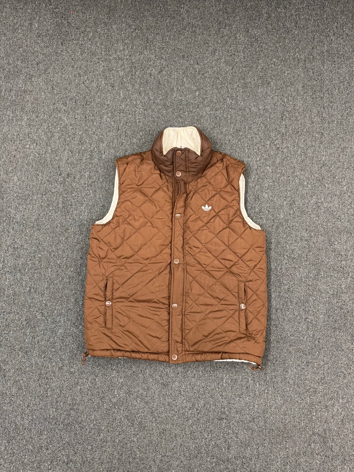 아디다스 빈티지 리버시블 브라운 퀄팅 패딩조끼 상품이미지1