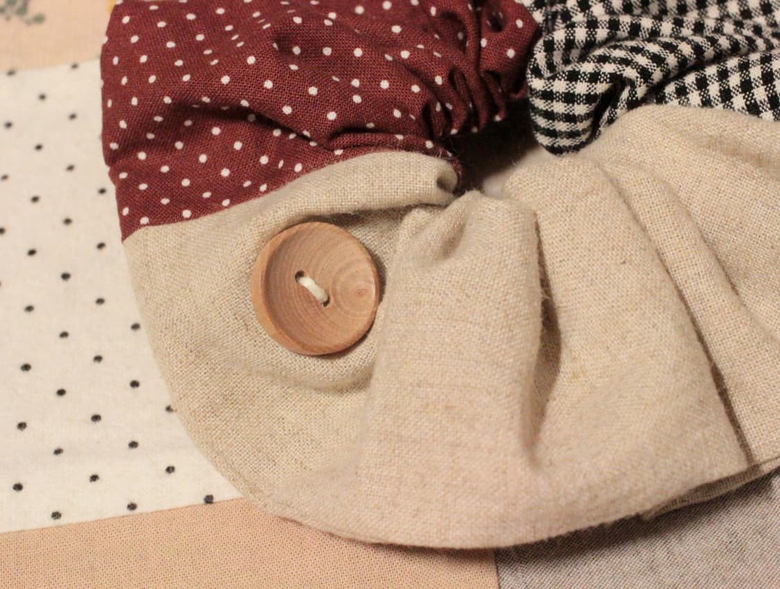 핸드메이드 패치워크 단추 스크런치 상품이미지3