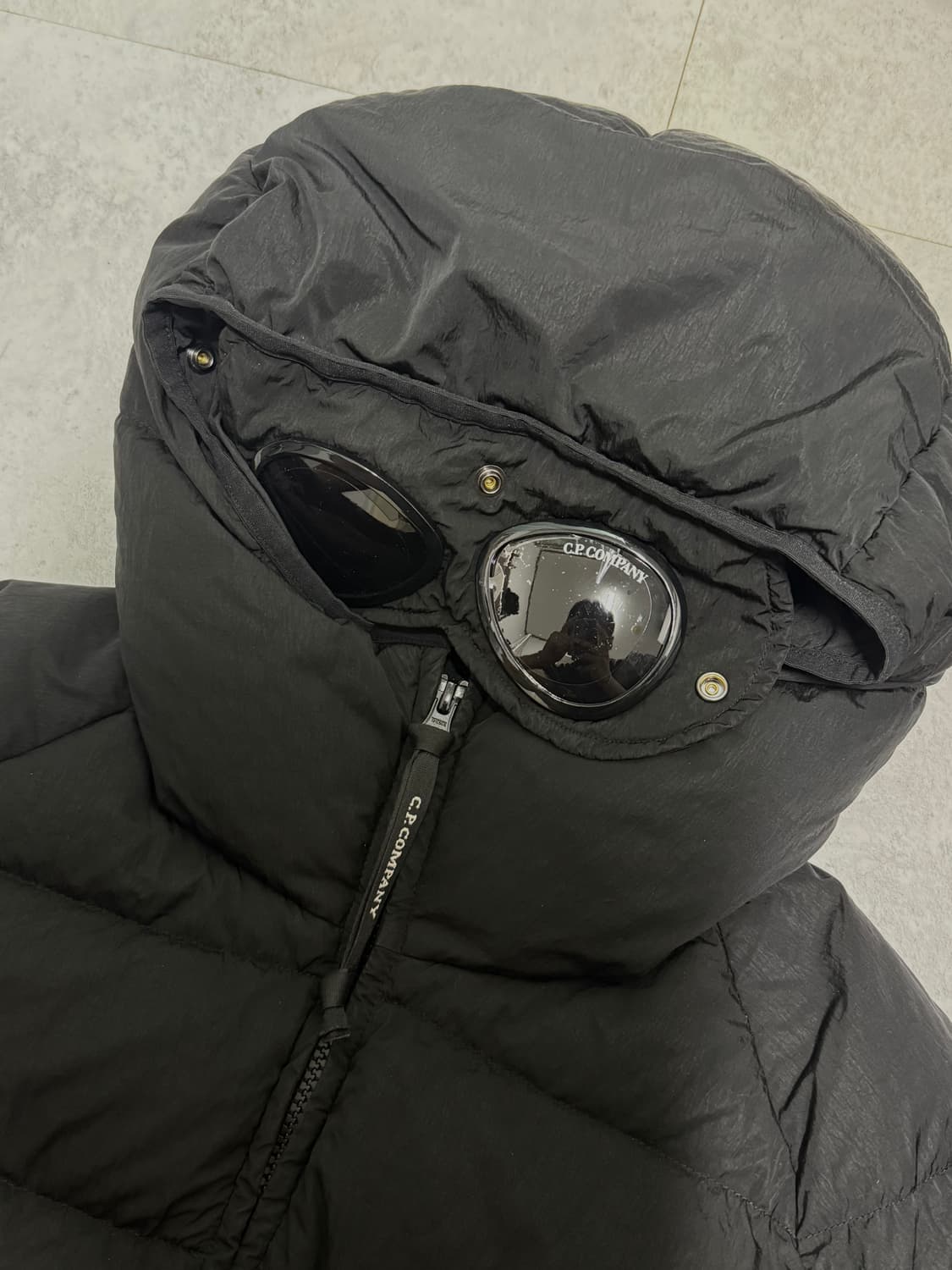 cp컴퍼니 에코 크롬r 고글 다운 자켓 50size 상품이미지2