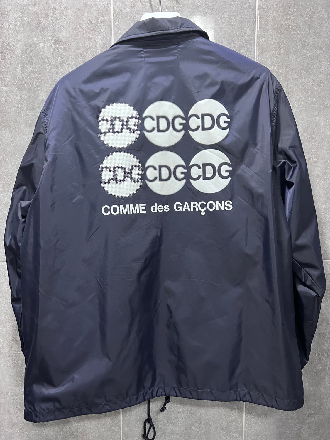 꼼데가르송 코치자켓 네이비 L 사이즈 팝니다 상품이미지3