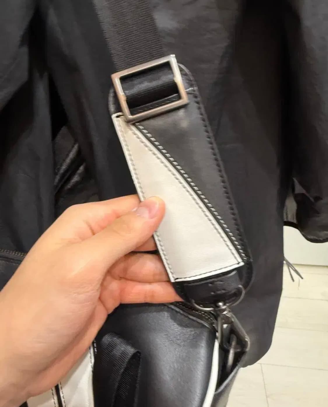 아더에러 Bashar 더플백 블랙 상품이미지6