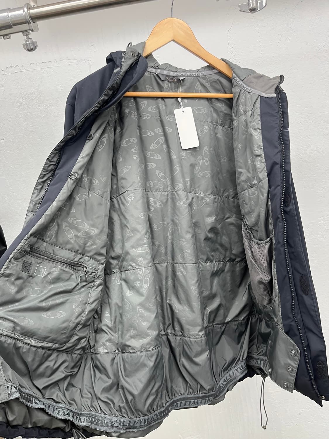 XL) SALOMON GORPCORE 바람막이 상품이미지3