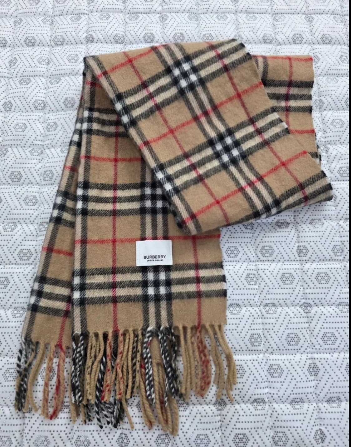 버버리 신형 캐시미어 체크 머플러 상품이미지1