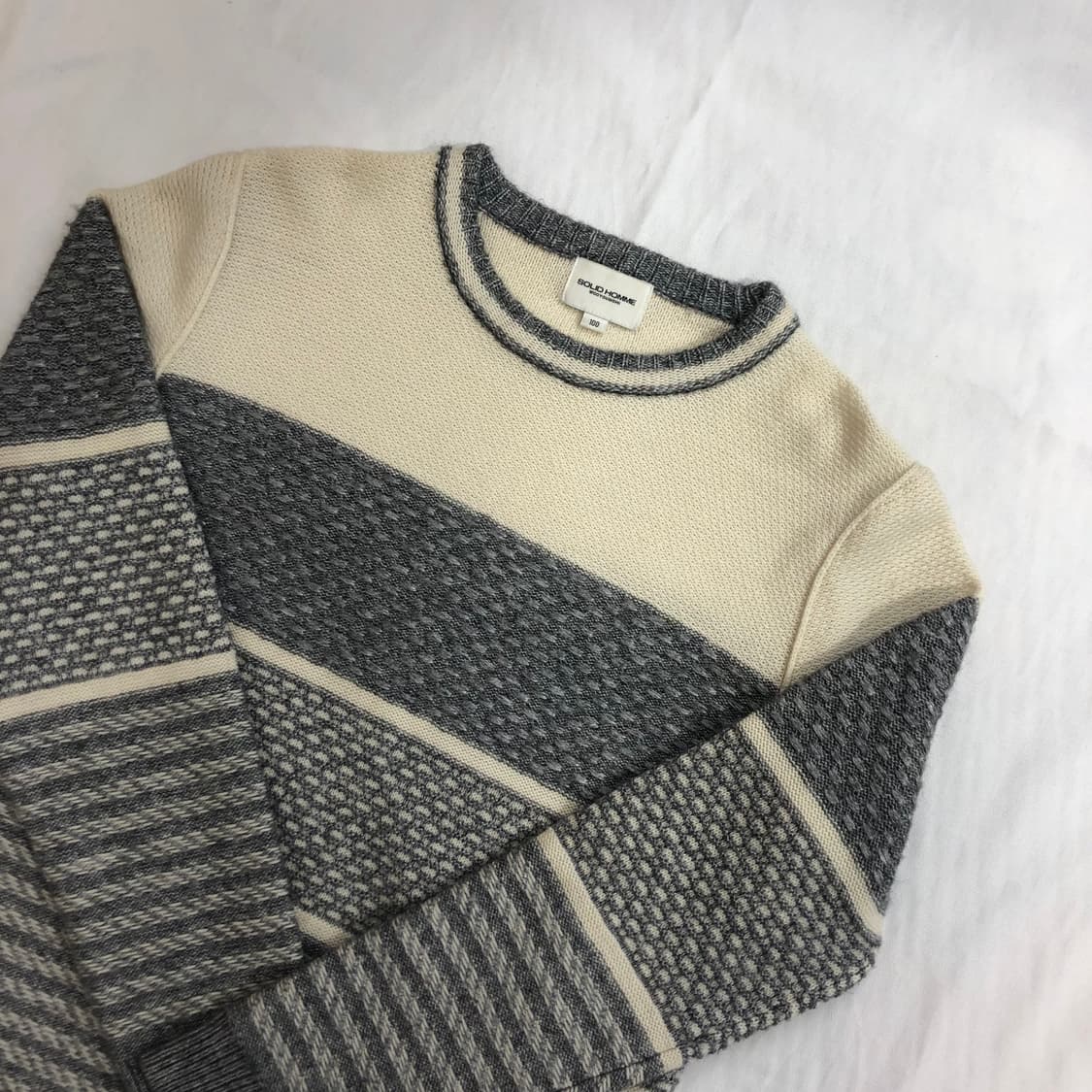 우영미 솔리드옴므 화이트 그레이 니트 상품이미지3