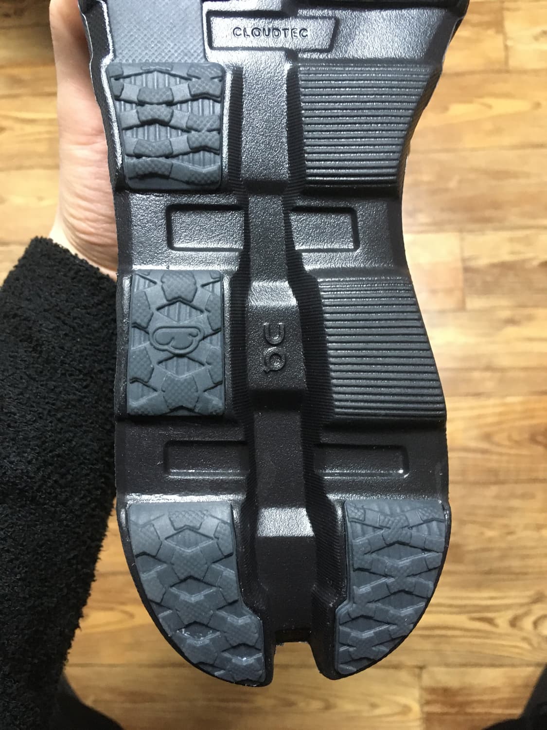 (280)온러닝 파프 클라우드몬스터 하이퍼 블랙 판매합니다 상품이미지7