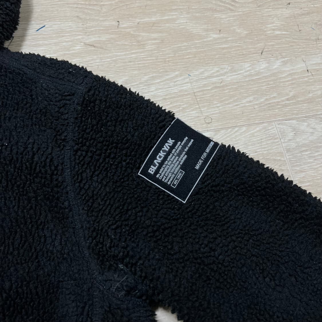 블랙야크 여성 와펜 뽀글이 후리스 후드자켓 [블랙] XS/85 상품이미지4