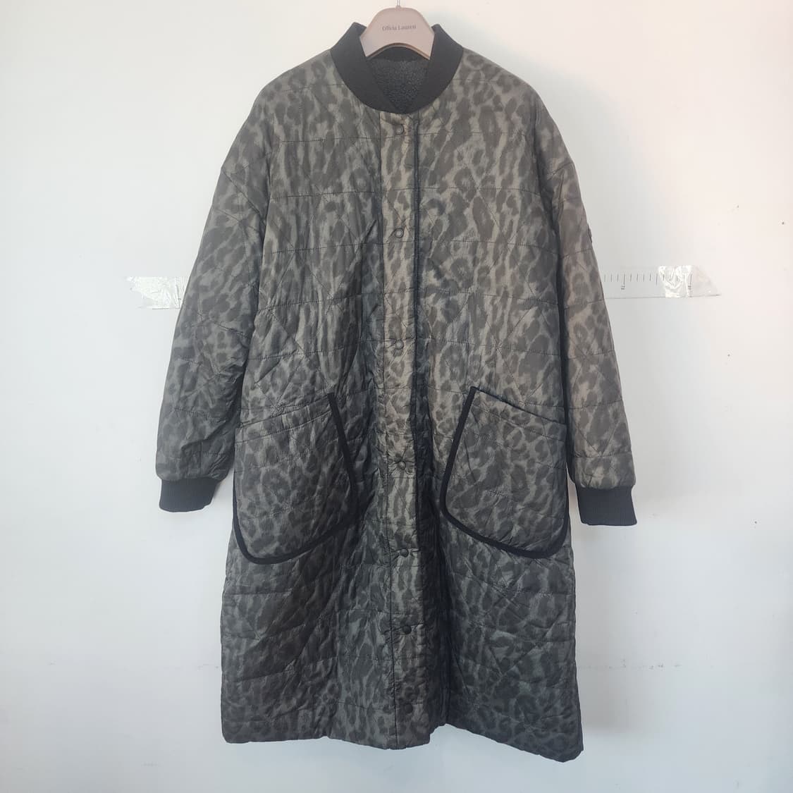 코오롱스포츠 레오파드 퀼팅 리버시블 롱 코트 상품이미지1