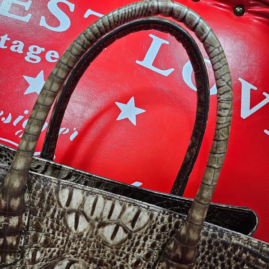 피에르가르댕 크로커다일 카키 브라운 레더 토트백  상품이미지2