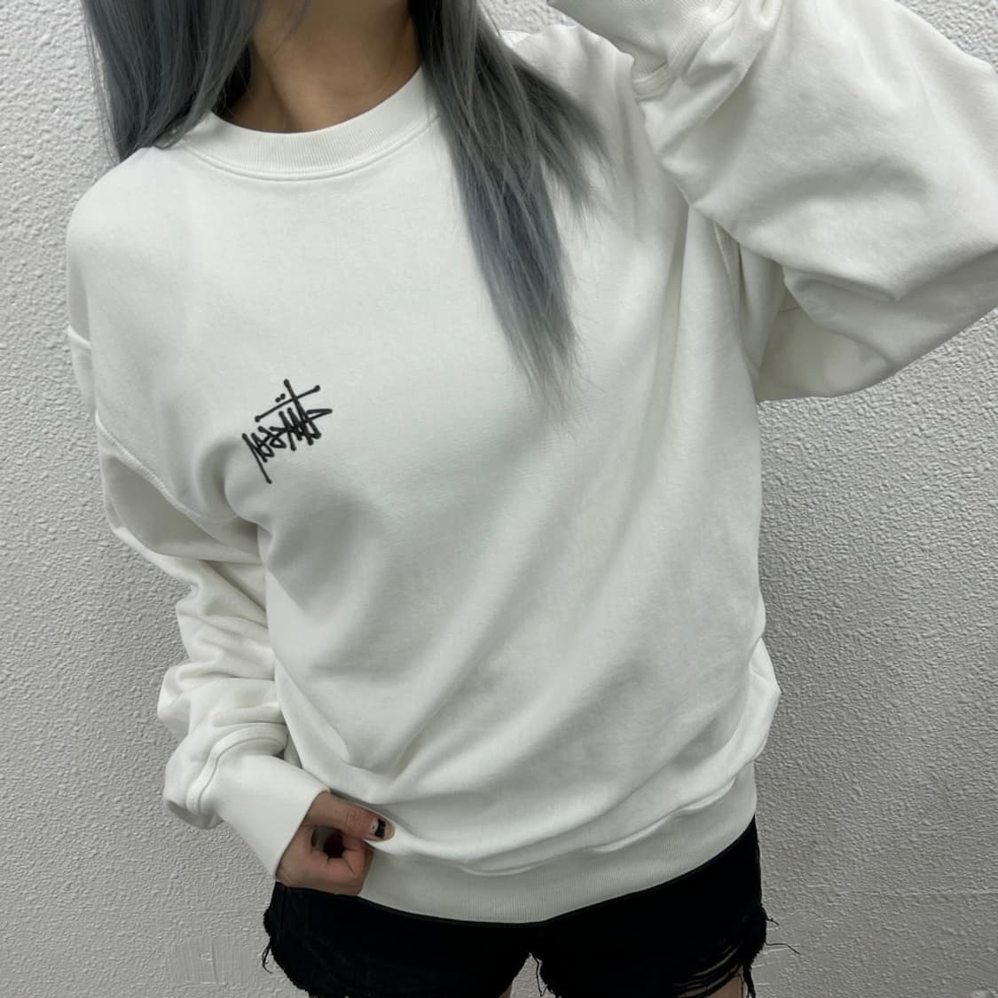 스투시 백로고 화이트 맨투맨 M 상품이미지1