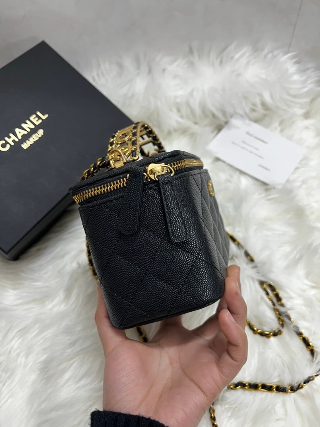  샤넬뷰티 이니셜 탑핸들 베니티 체인크로스 백 메이크업 백 상품이미지4