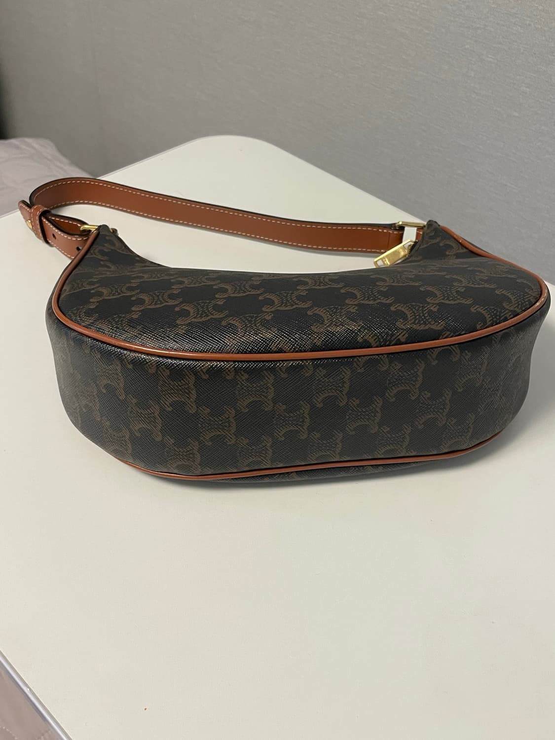 셀린 트리옹페 아바백 상품이미지4