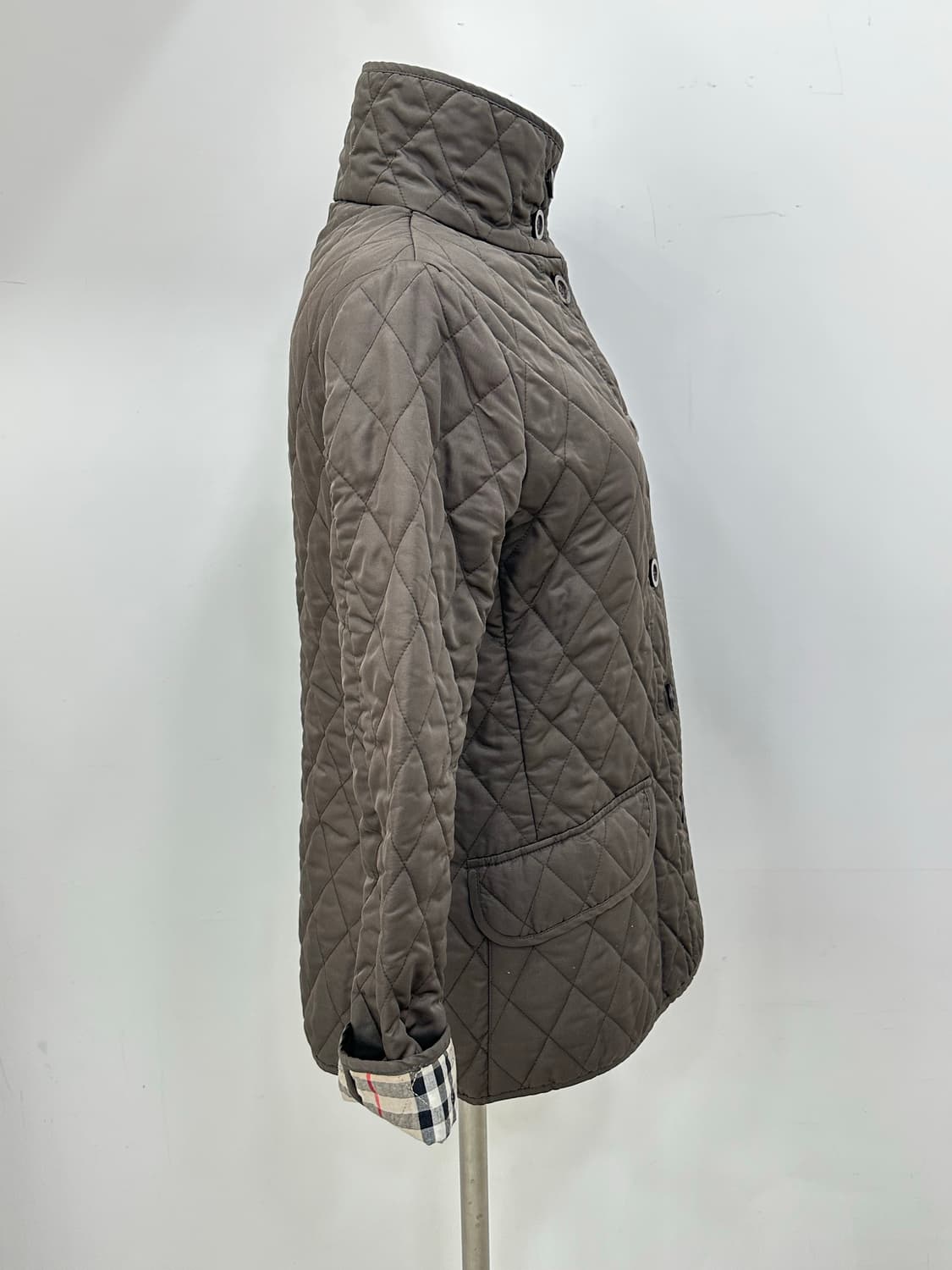 버버리 런던 다이아몬드 퀼팅 자켓 상품이미지3