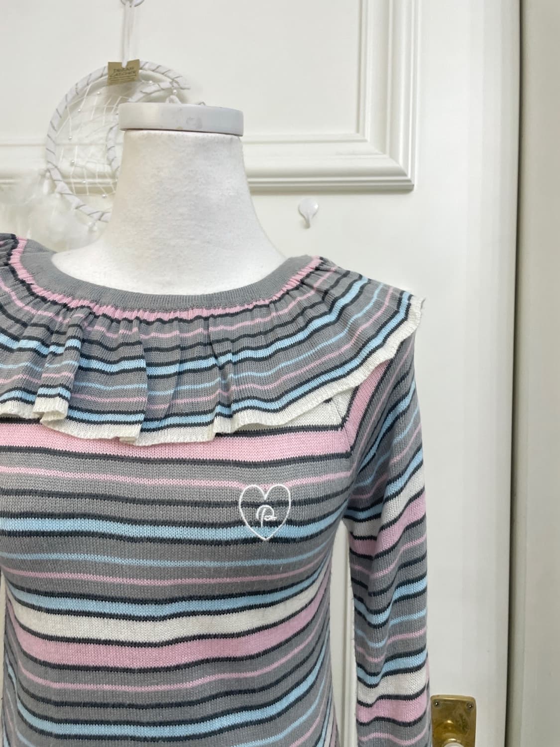 gray rainbow stripe ruffle knit top 상품이미지6