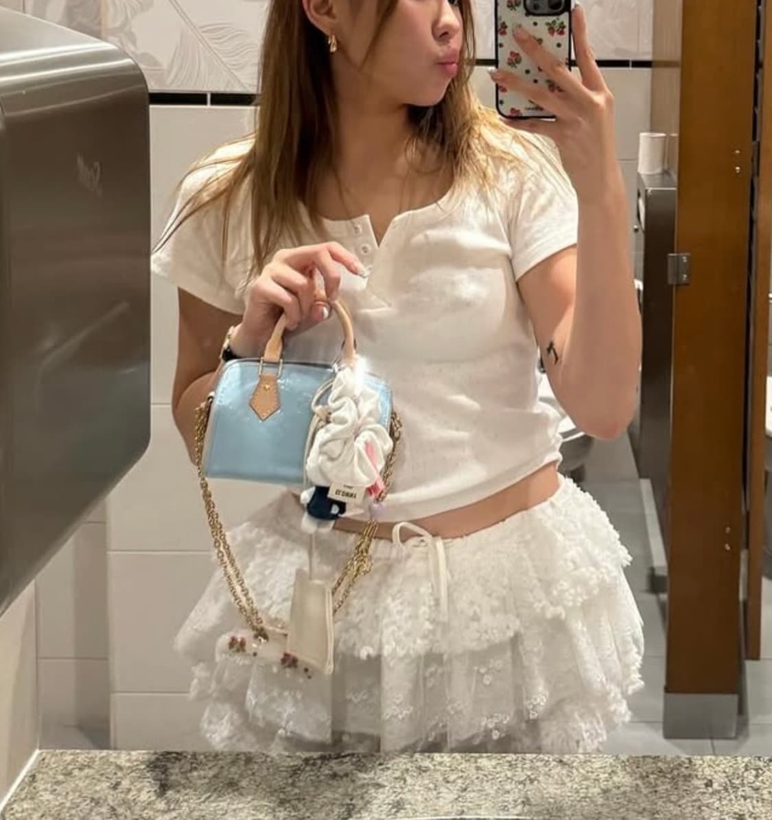 글로니 아일렛 버튼티 S 새상품 상품이미지1