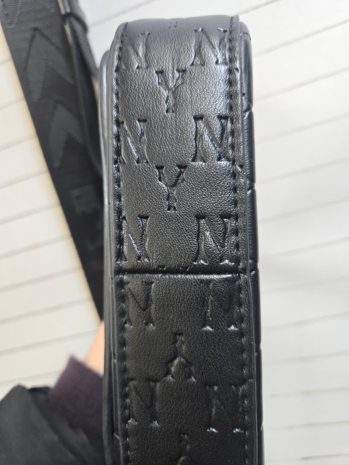 MLB NY 로고 블랙 크로스백 상품이미지4