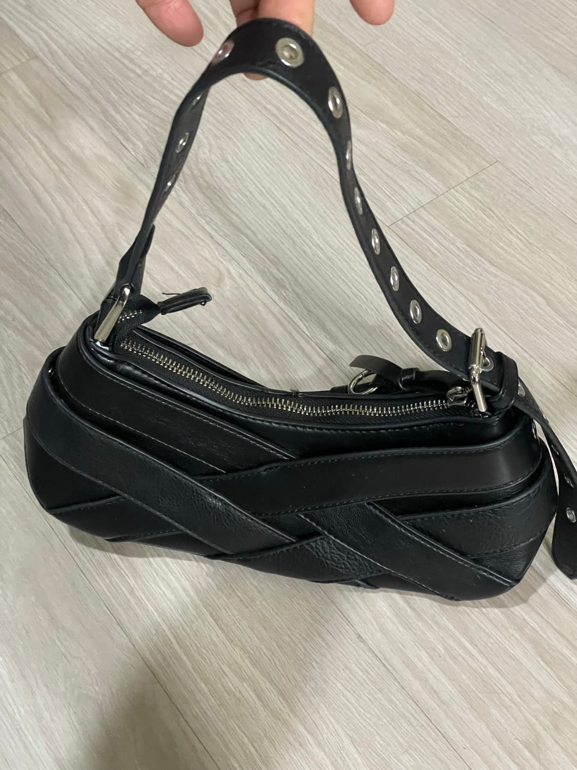 자라 블랙 벨트 백 상품이미지3