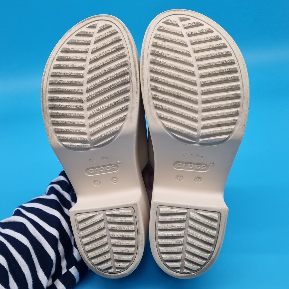 O 크록스 브루클린 여성슬리퍼w6 230 굽8 상품이미지3