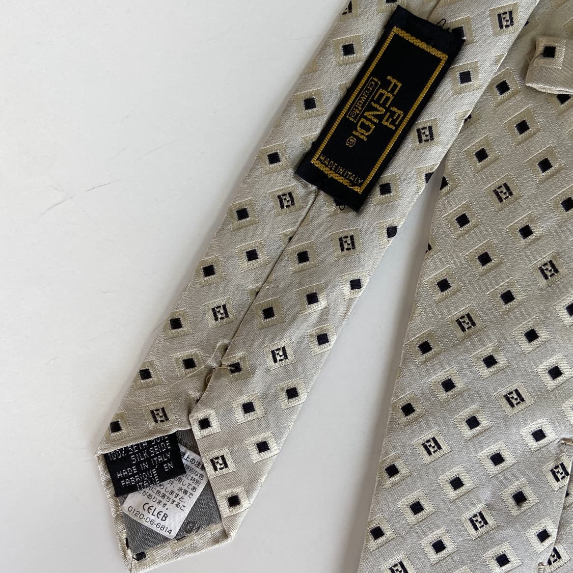 펜디 (FENDI) 모노그램 명품 정품 넥타이 상품이미지4