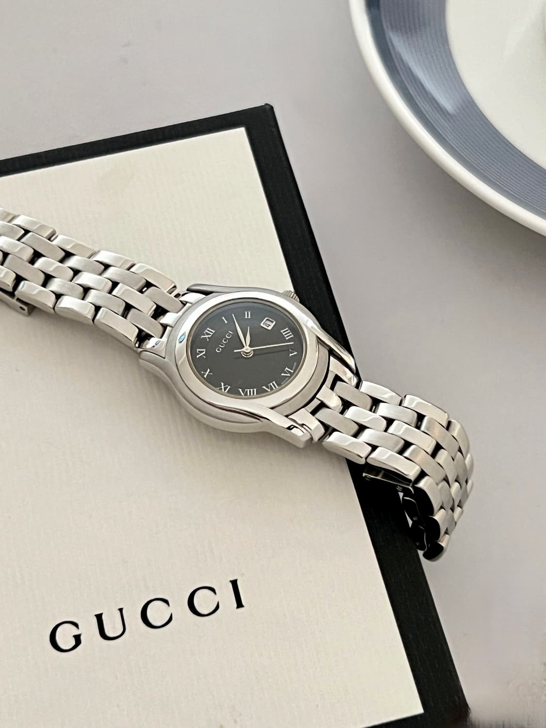 GUCCI  블랙 다이얼 라운드 구찌 시계 상품이미지4