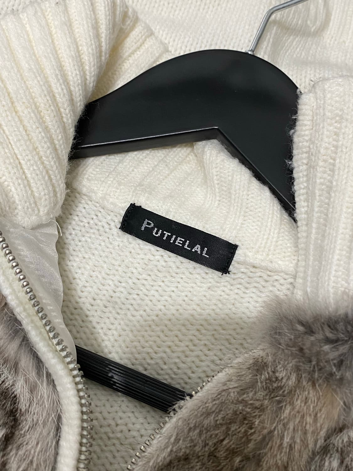 Putielal 퍼 배색 니트집업 상품이미지6