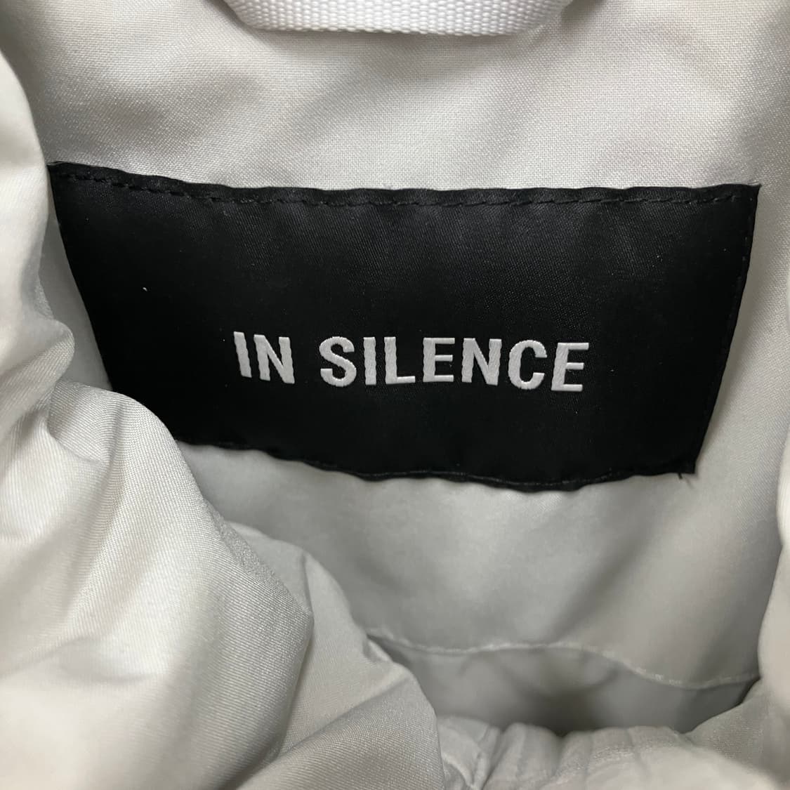 인사일런스 그레이 에센셜 다운 패딩 점퍼 S 상품이미지3