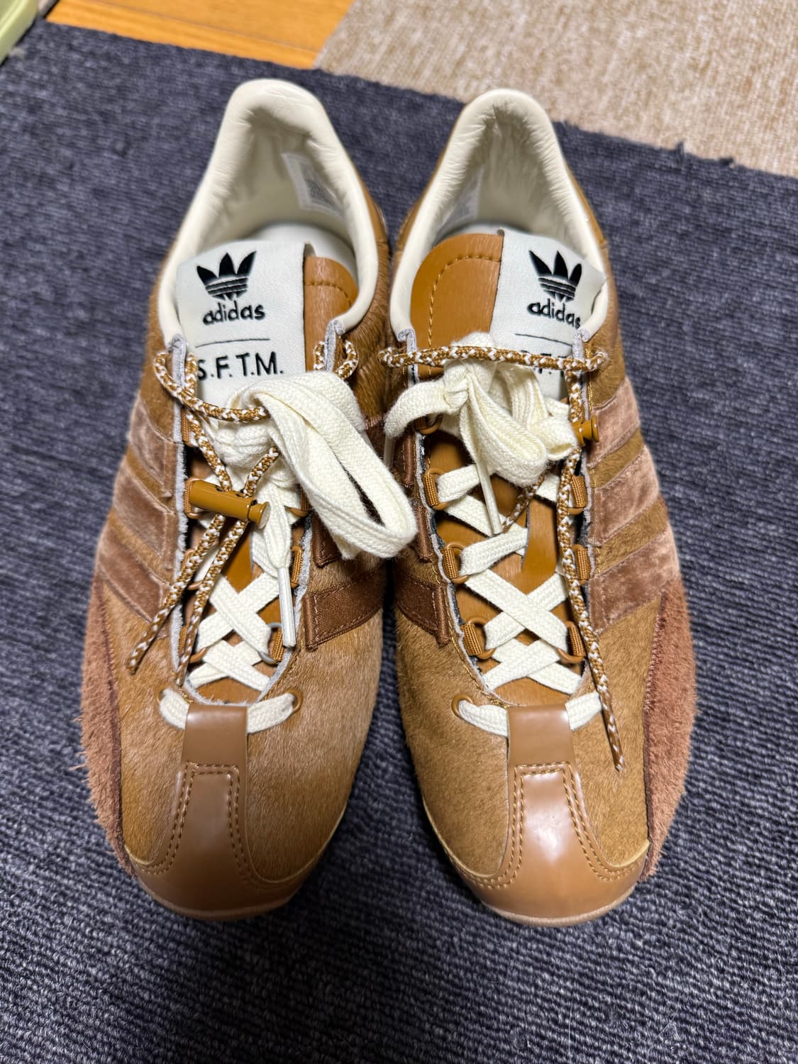 아디다스x송포더뮤트 235 상품이미지1