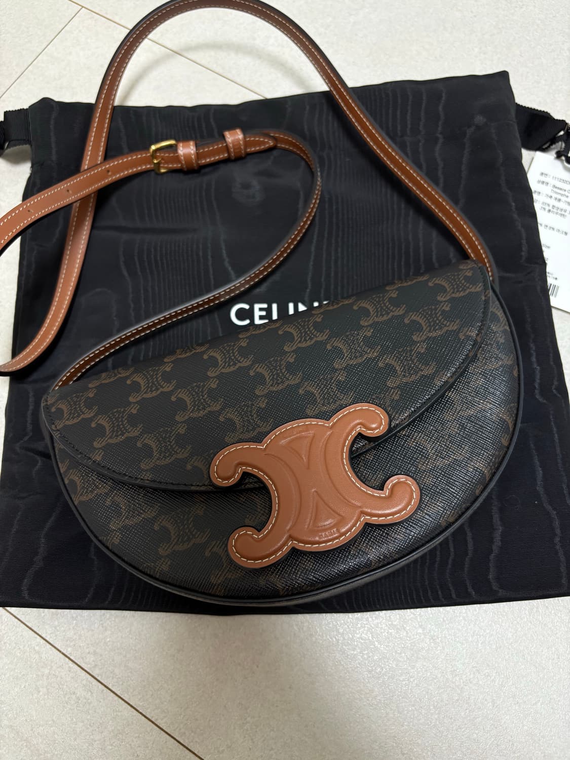 셀린느 퀴르 트리옹프 베사체 상품이미지2