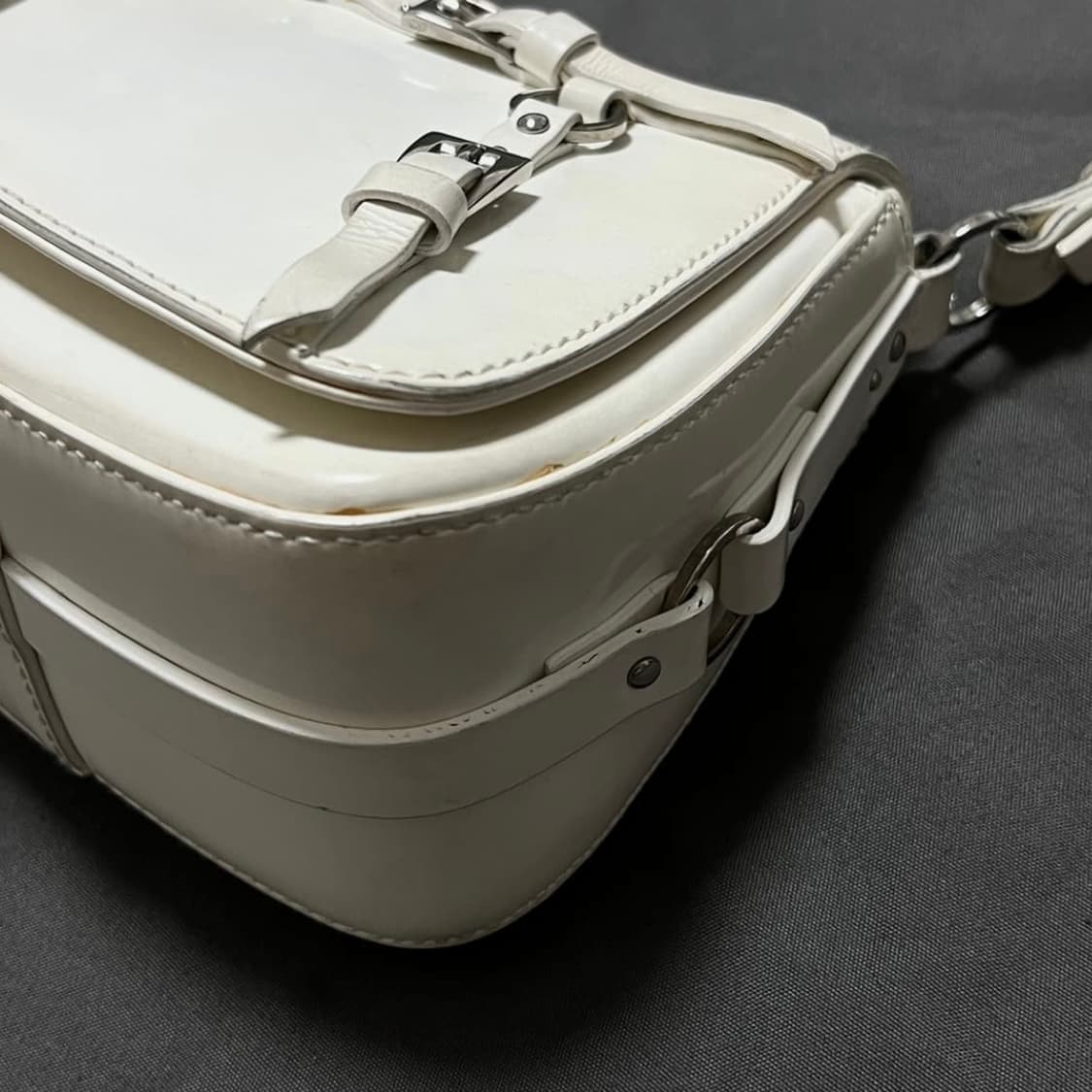 디올 하드코어 본디지 화이트 숄더백. 피어싱 펑크 빈티지 y2k 상품이미지4