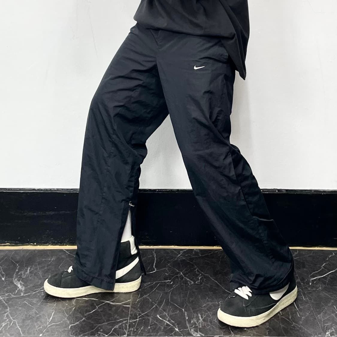나이키 스우시 블랙 00s 올드스쿨 트랙팬츠 상품이미지2
