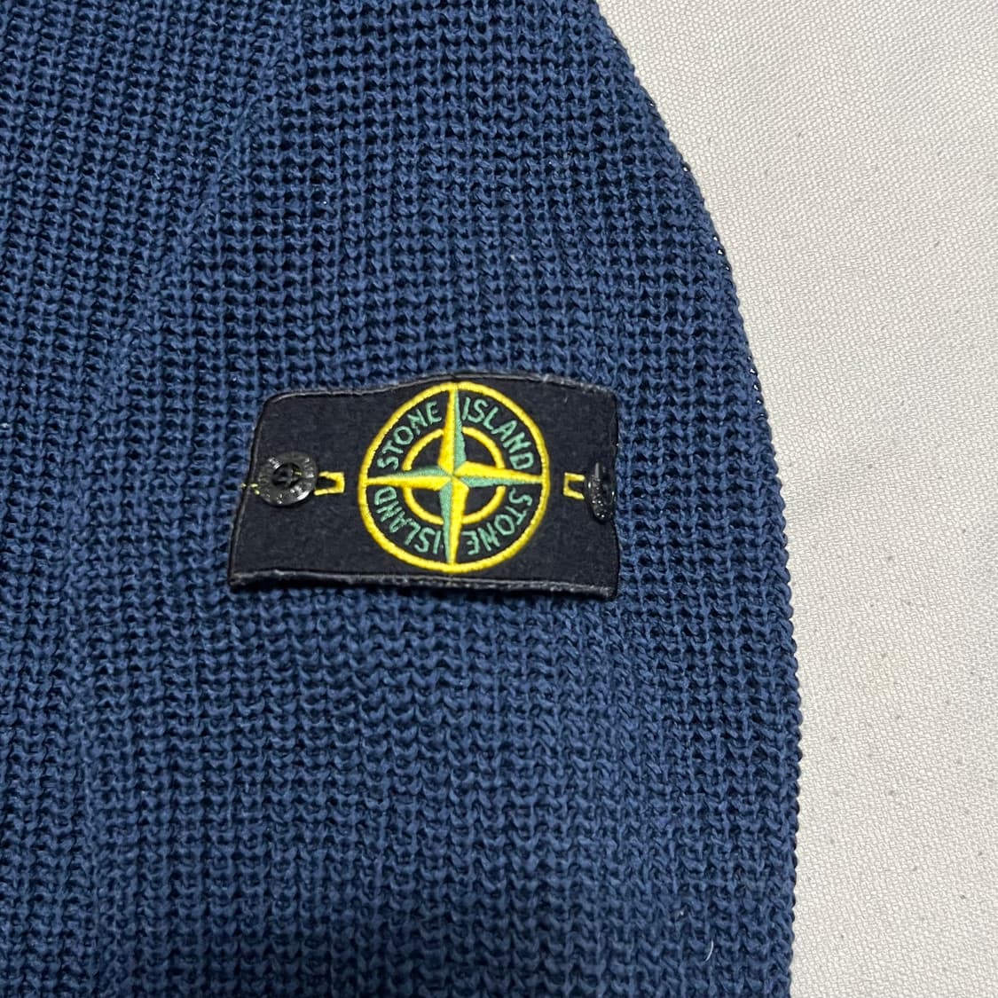 L 스톤아일랜드 와펜 패치 네이비 크루넥 니트 상품이미지4