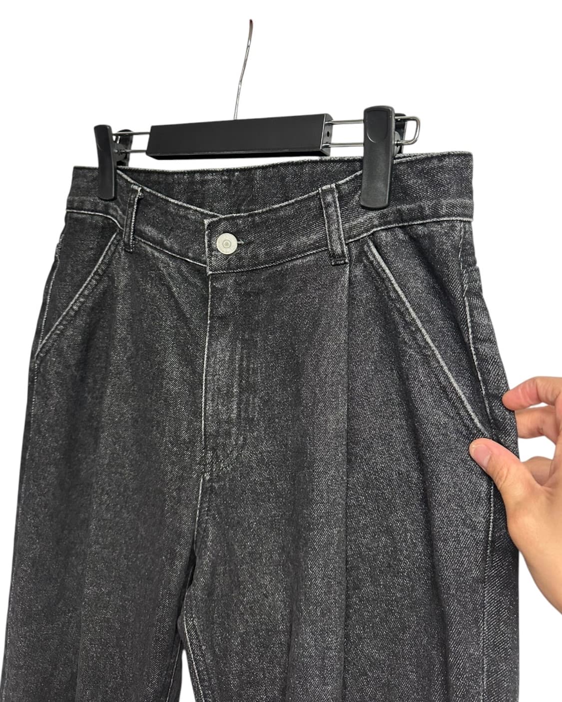 유니폼브릿지 레귤러핏 원턱 블랙 데님팬츠 S size 상품이미지3