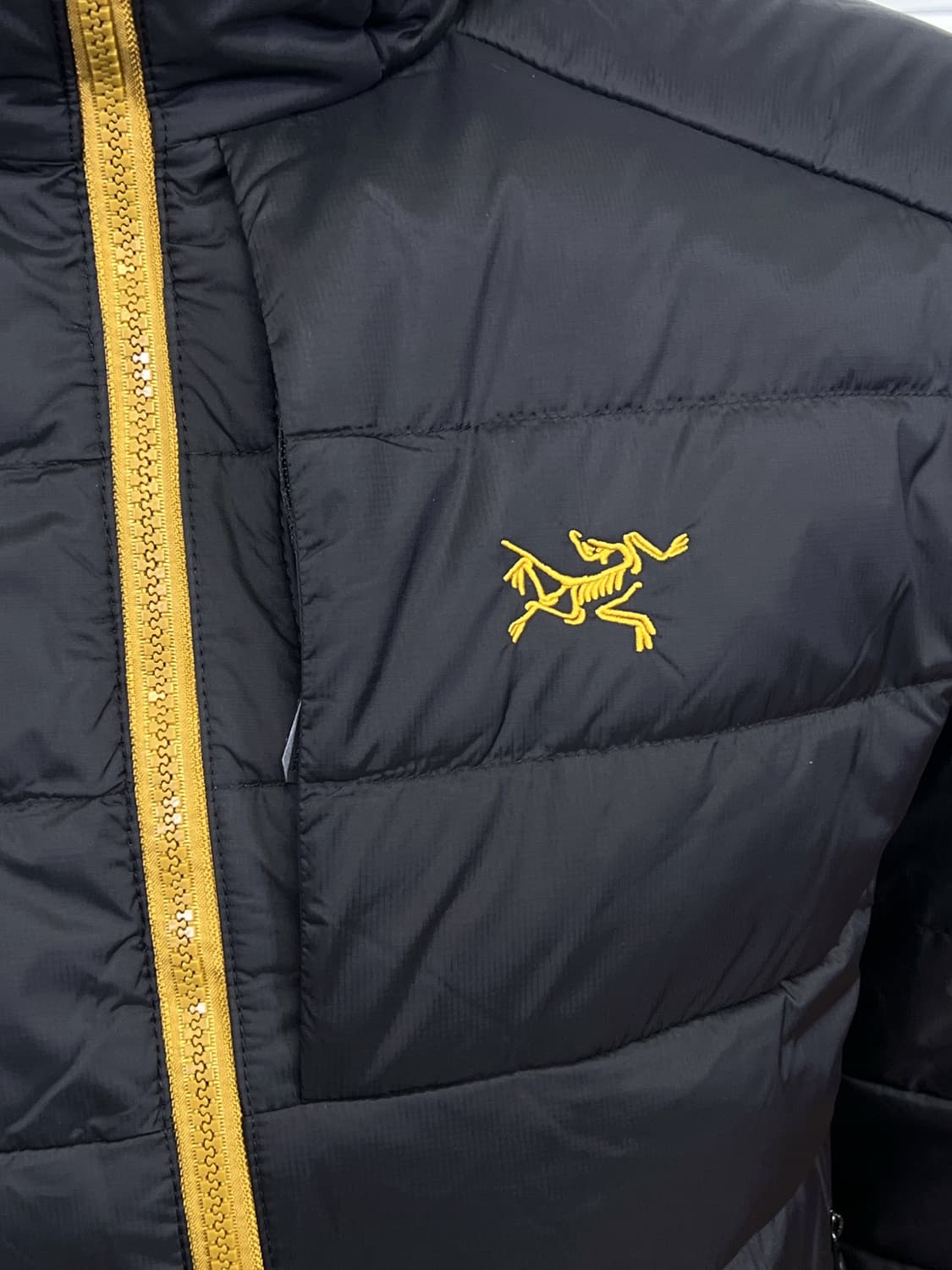 아크테릭스 토륨 다크매직 상품이미지2