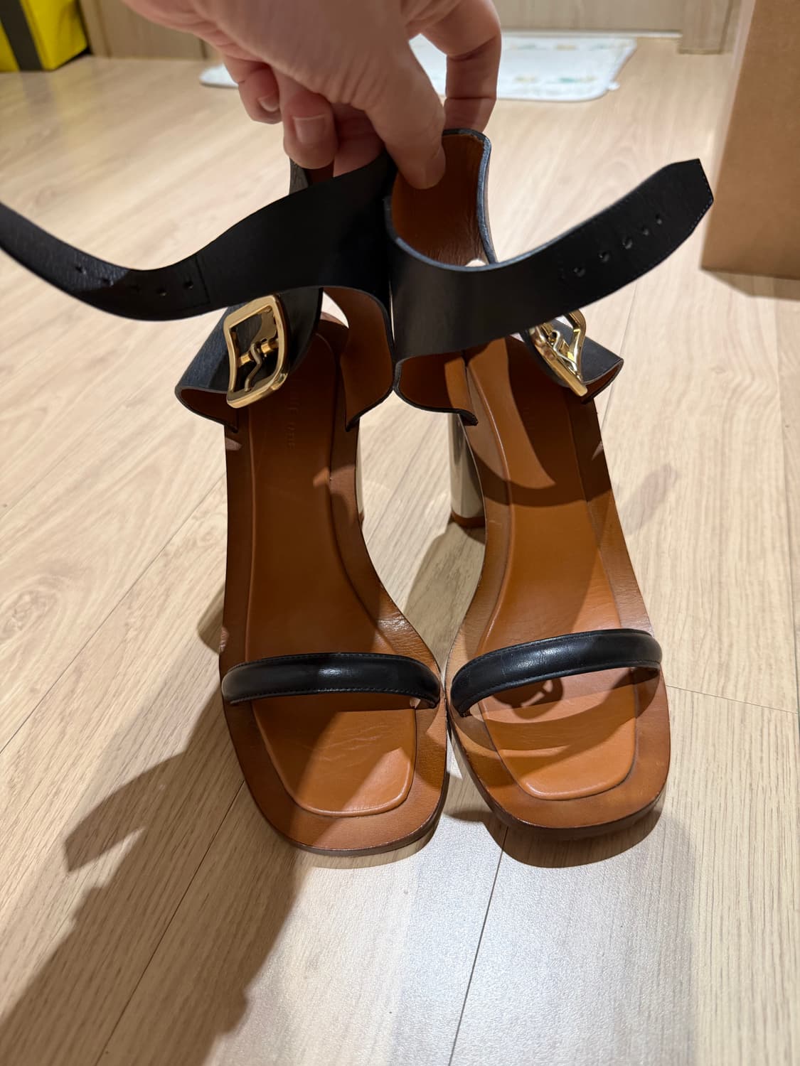 셀린느 샌들 힐 상품이미지1