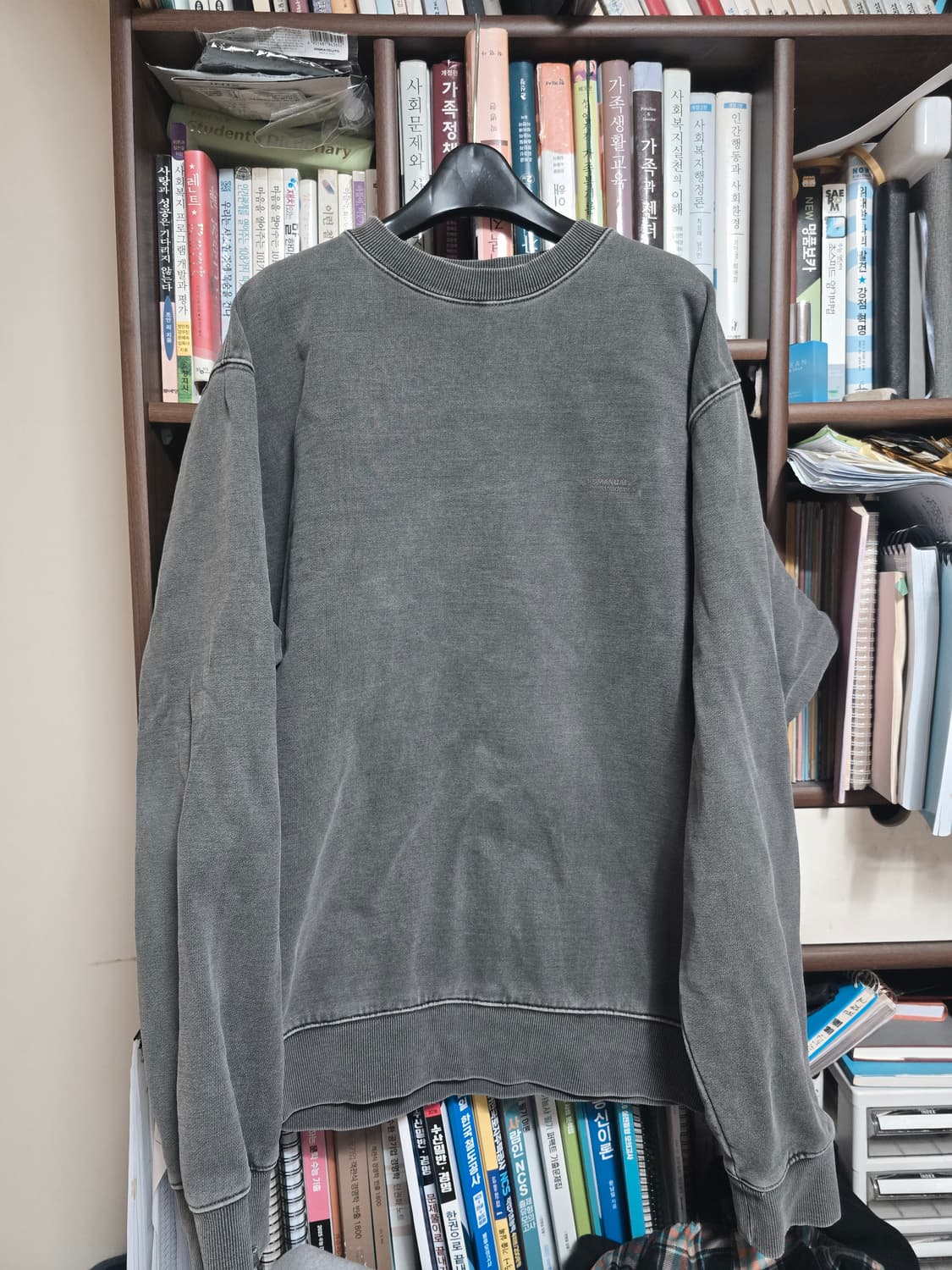 노매뉴얼 reversed TM LOGO SWEATSHIRT 
L 상품이미지2