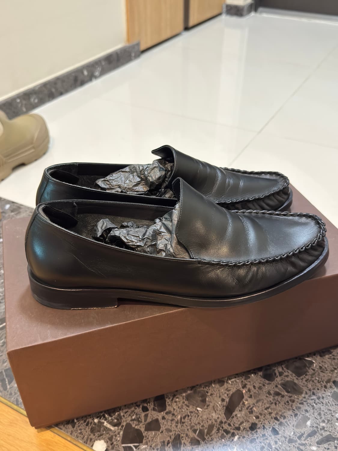 세퍼 Sefr Mantra Loafer 43 언라인드 로퍼 극미중고 상품이미지2