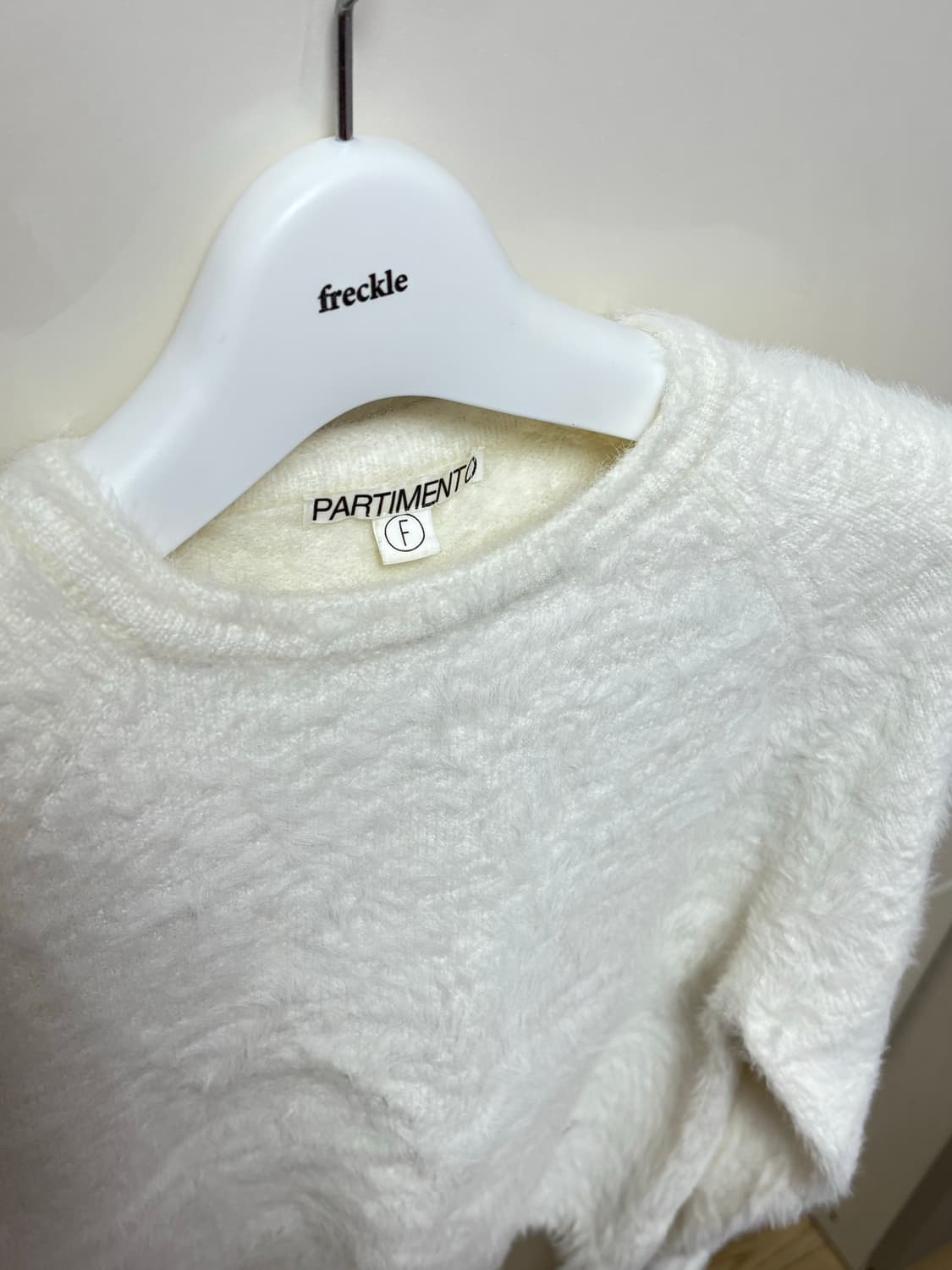 [파르티멘토 우먼] 헤어리 니트 크루넥 화이트 상품이미지3