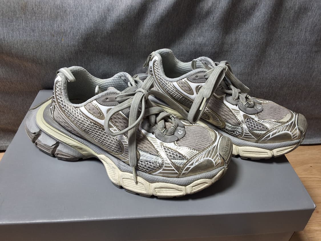 발렌시아가 3xl 스니커즈 에그쉘 42 상품이미지2