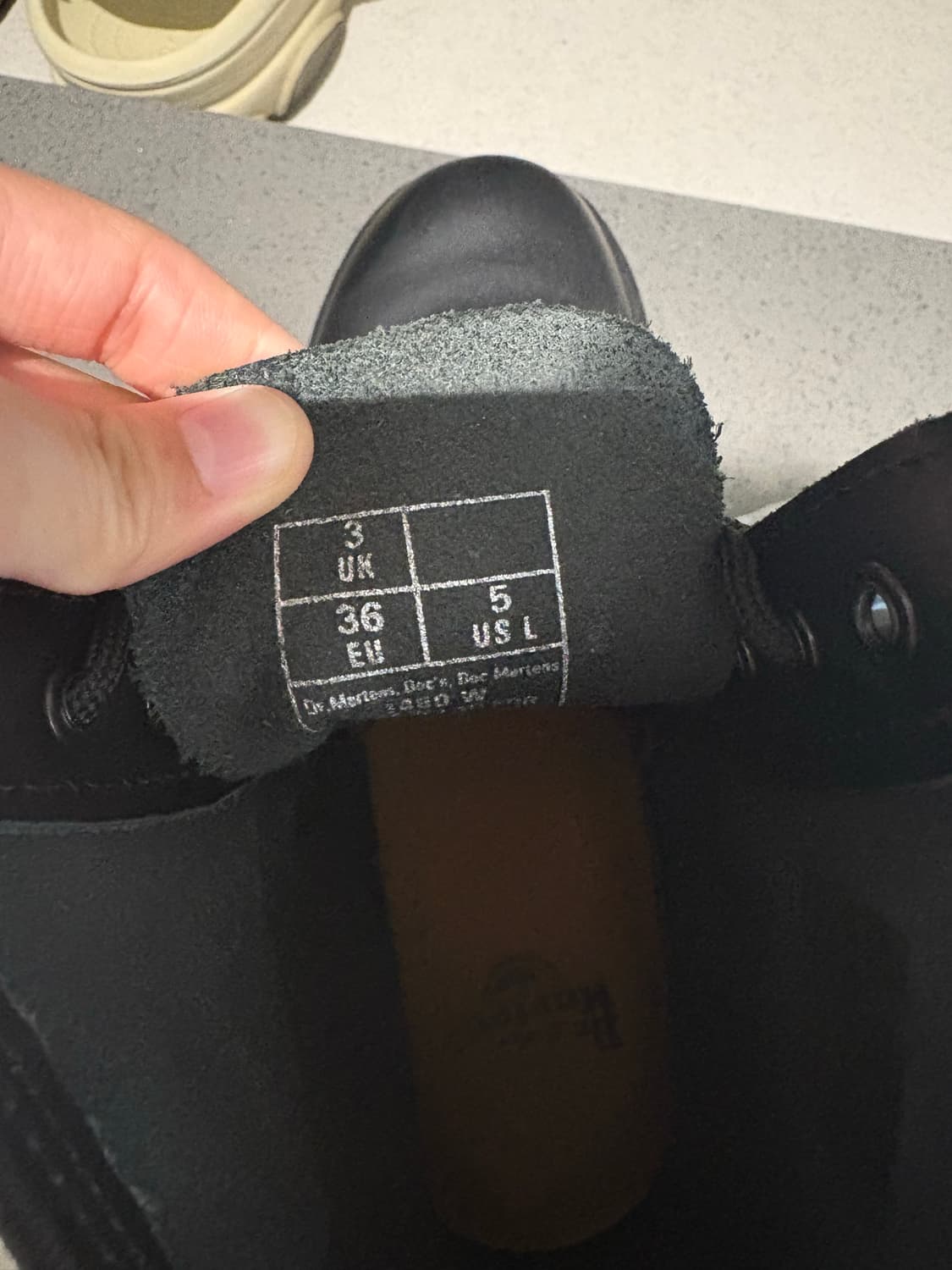 닥터마틴 1460W 우먼스 8홀 블랙 R11821006 상품이미지6