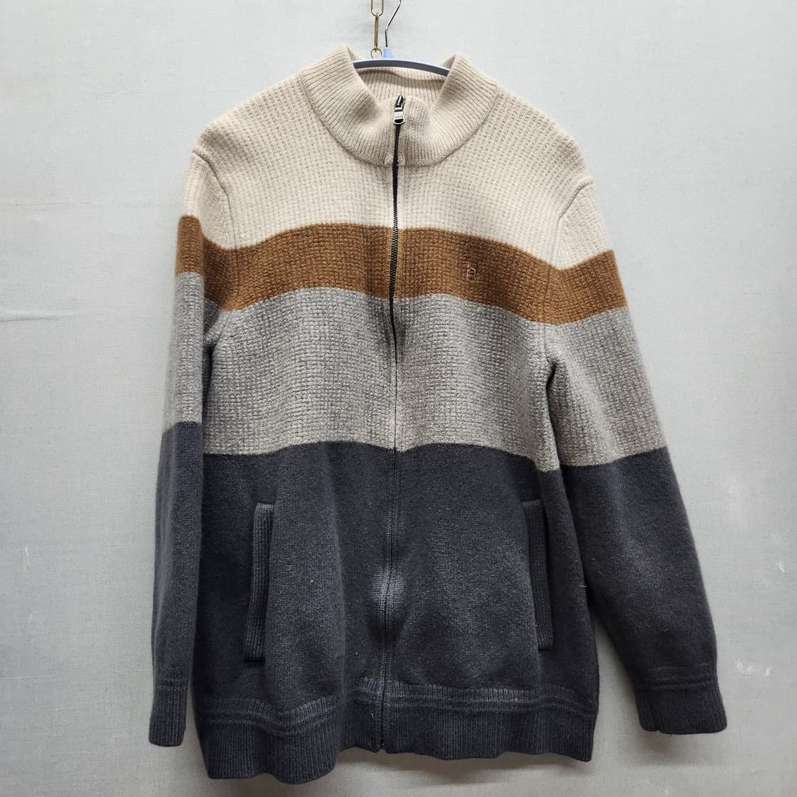 헤지스 멀티 컬러 니트 로고 집업 S 상품이미지1